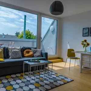 Apartment Maureen Lovely 2 Bedroom Unit With Community Pool, Vienna