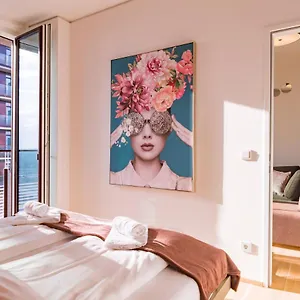 Apartment Triiiple Tower Dream With Rooftop-summer-pool, Vienna