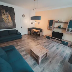  Appartamento Renovated Close To First District