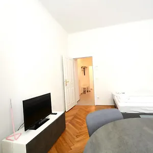 Universum 4 Wiedeń