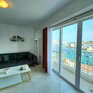 Seafront Beautifully Furnished 2 Bedrooms Gogzr-3 , Gzira Malta